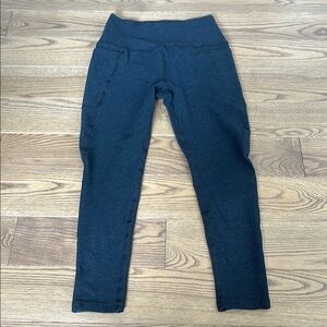 Beyond Yoga Black Leggings capri Stretchy Tapered Design